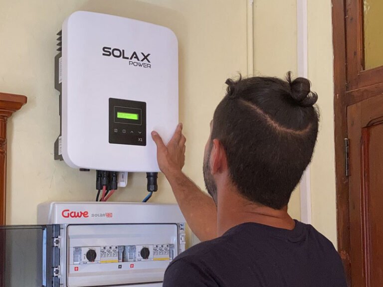 Instalación inversores fotovoltaicos
